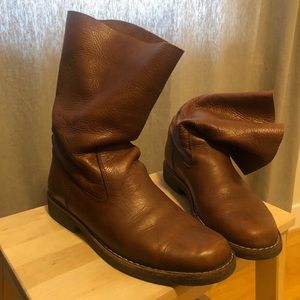 Roots leather boots size 9